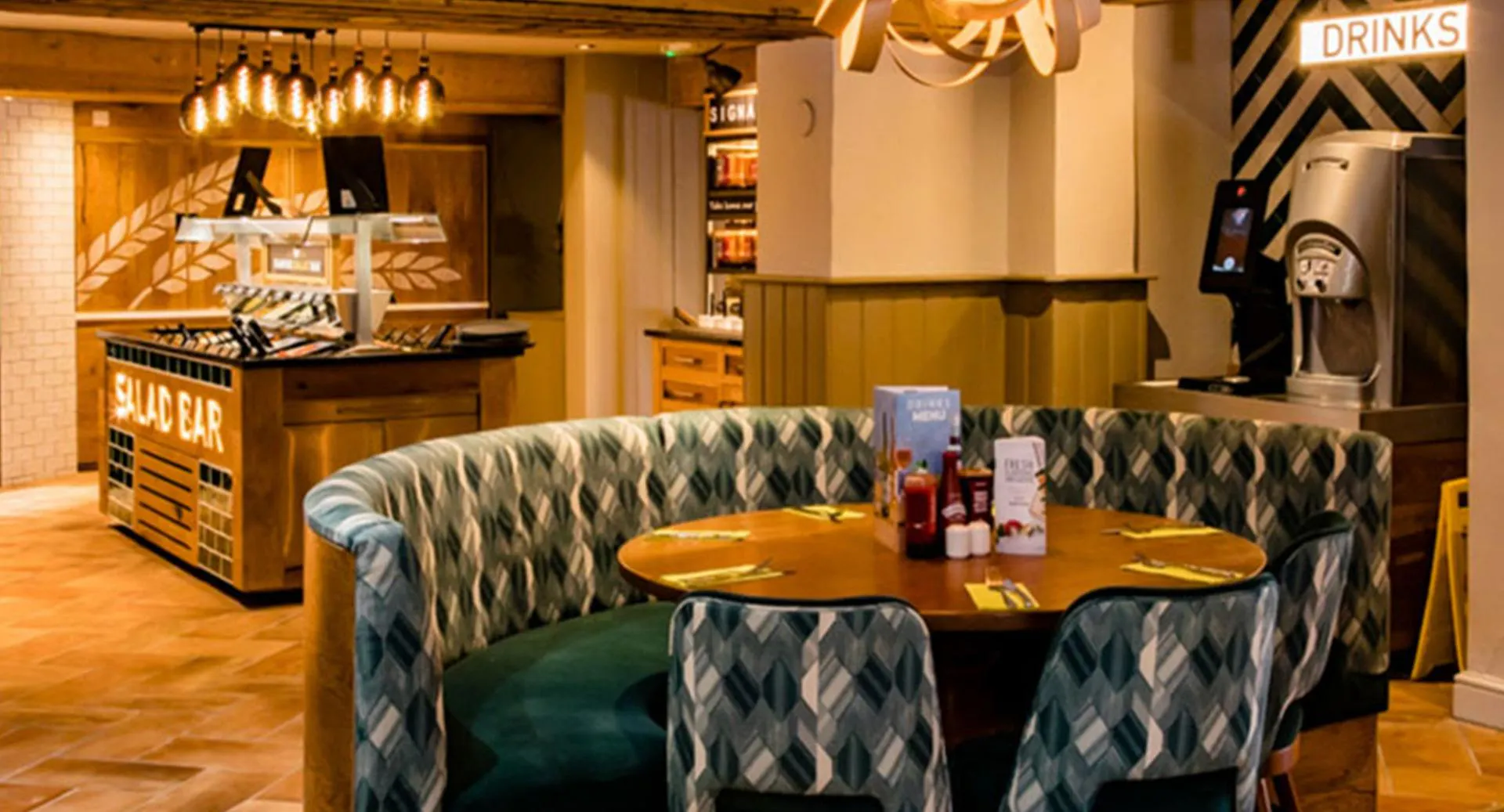 Photo of restaurant HARVESTER BEACON QUAY TORQUAY in Town Centre, Torquay - Photo 4