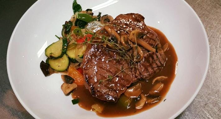 Restaurant Cafe Oliveto in Cairnlea, Melbourne