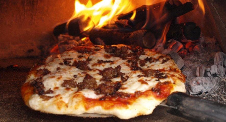 Restaurant The Warehouse Pizzeria in Preston, Melbourne