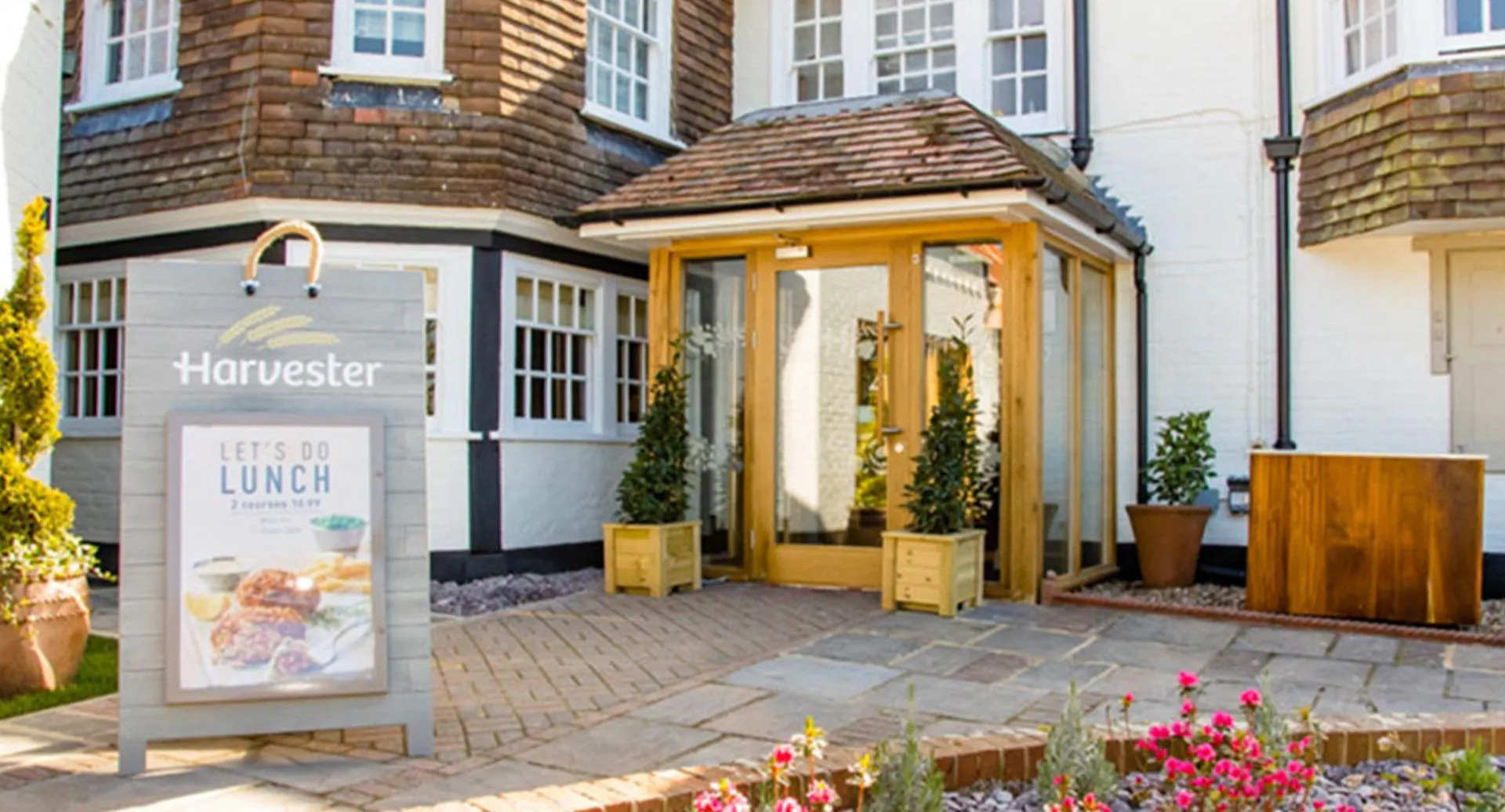 Photo of restaurant HARVESTER COMPASSES HORNCHURCH in Romford, London - Photo 3