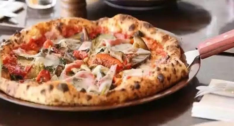 Restaurant Farina Pizzeria Crows Nest in Crows Nest, Sydney