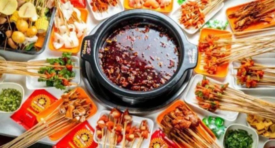 Restaurant Liu Po Chuan Chuan Xiang Huo Guo 六婆串串香火锅 in Jalan Besar, 新加坡