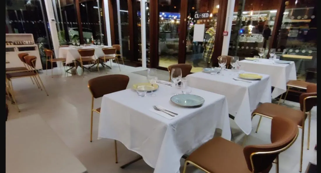 Photo of restaurant Dukes Bar & Deli in Centre, Woking - Photo 4