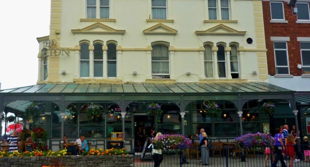 Image 2 of restaurant Carlton Llandudno