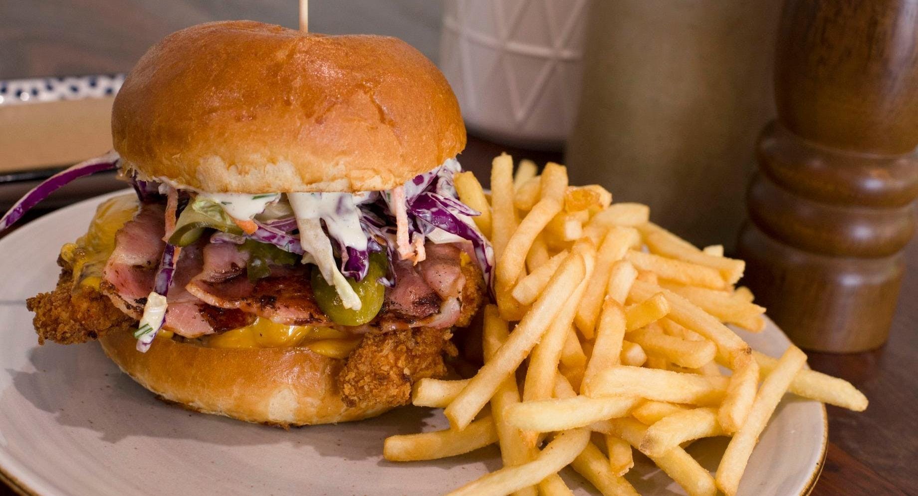 Restaurant Holmesville Hotel in Holmesville, Newcastle