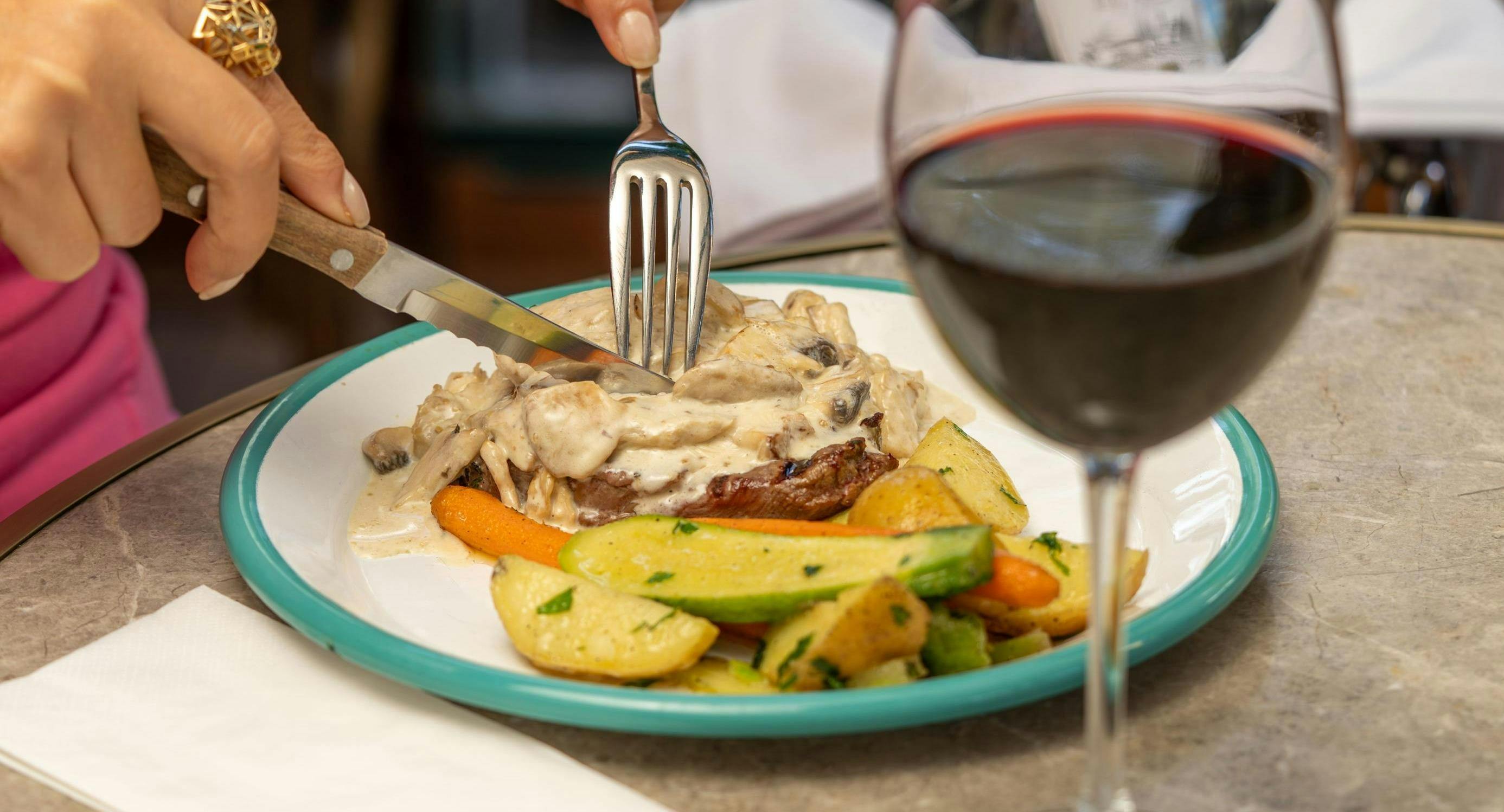 Beyoğlu, İstanbul şehrindeki Faros Restaurant Taksim restoranı