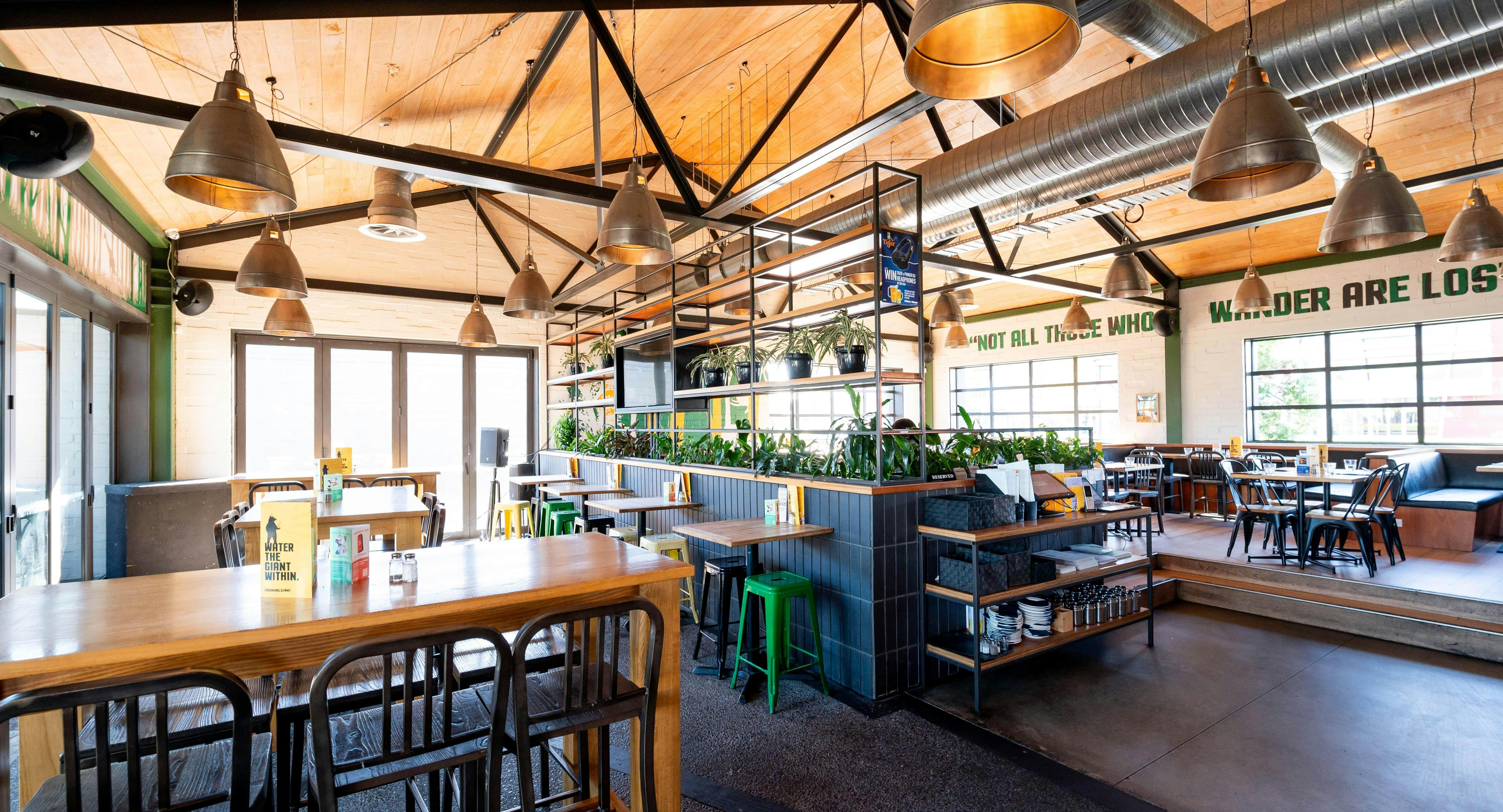 Restaurant The Roaming Giant in Hamilton, Hamilton NZ