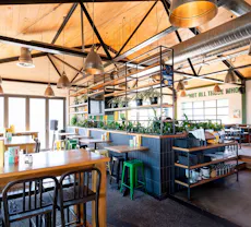 Restaurant The Roaming Giant in Hamilton, Hamilton NZ