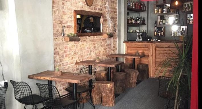 Restaurant Leon Pub Moda in Moda, Istanbul