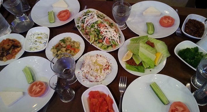 Konak, İzmir şehrindeki Pagos Meyhane restoranının fotoğrafı