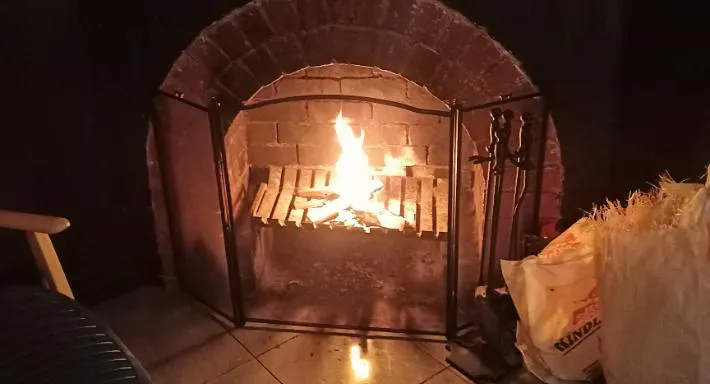 Photo of restaurant Pezzetinos Pizza & Bar in Essendon, Melbourne - Photo 2