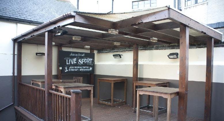 Restaurant The George Woodford in Shoreditch, London