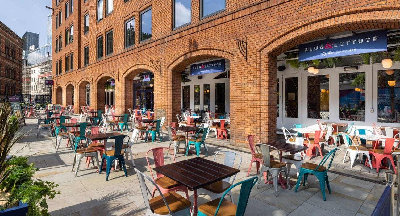 Restaurant Slug and Lettuce Albert Square in City Centre, Manchester