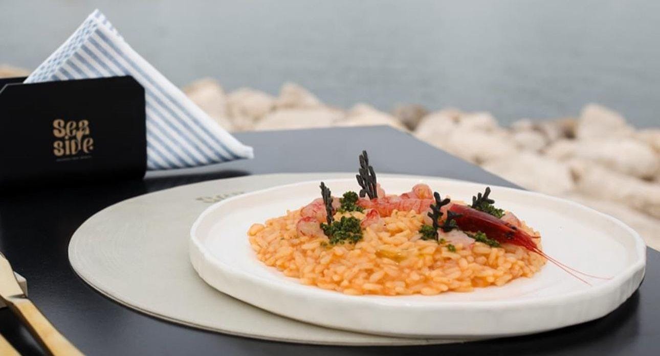 Restaurant Seaside Unconventional Aperitif in Centro Storico, Salerno