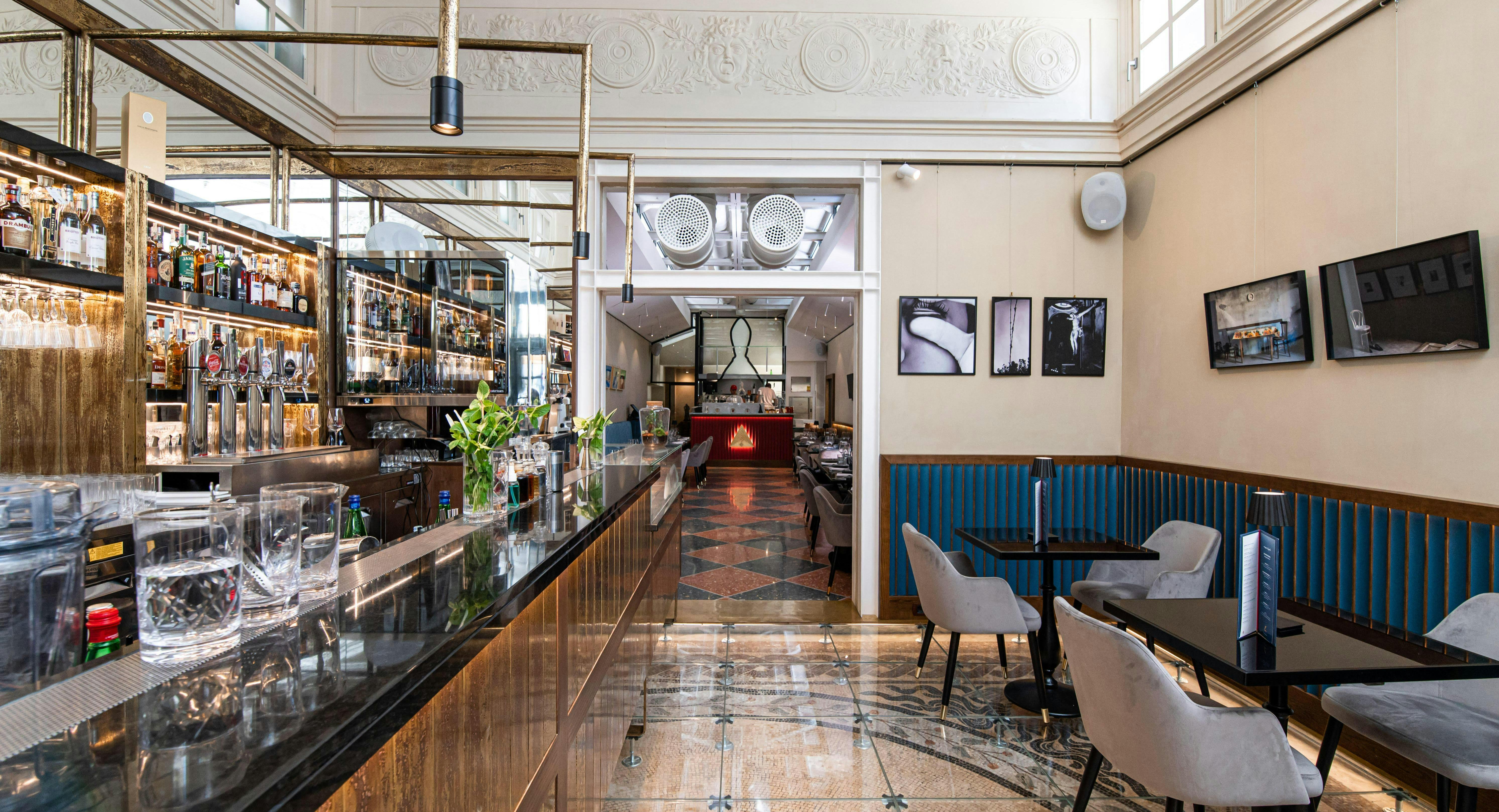 Photo of restaurant Galleria Navarra Rossopomodoro in Chiaia, Naples