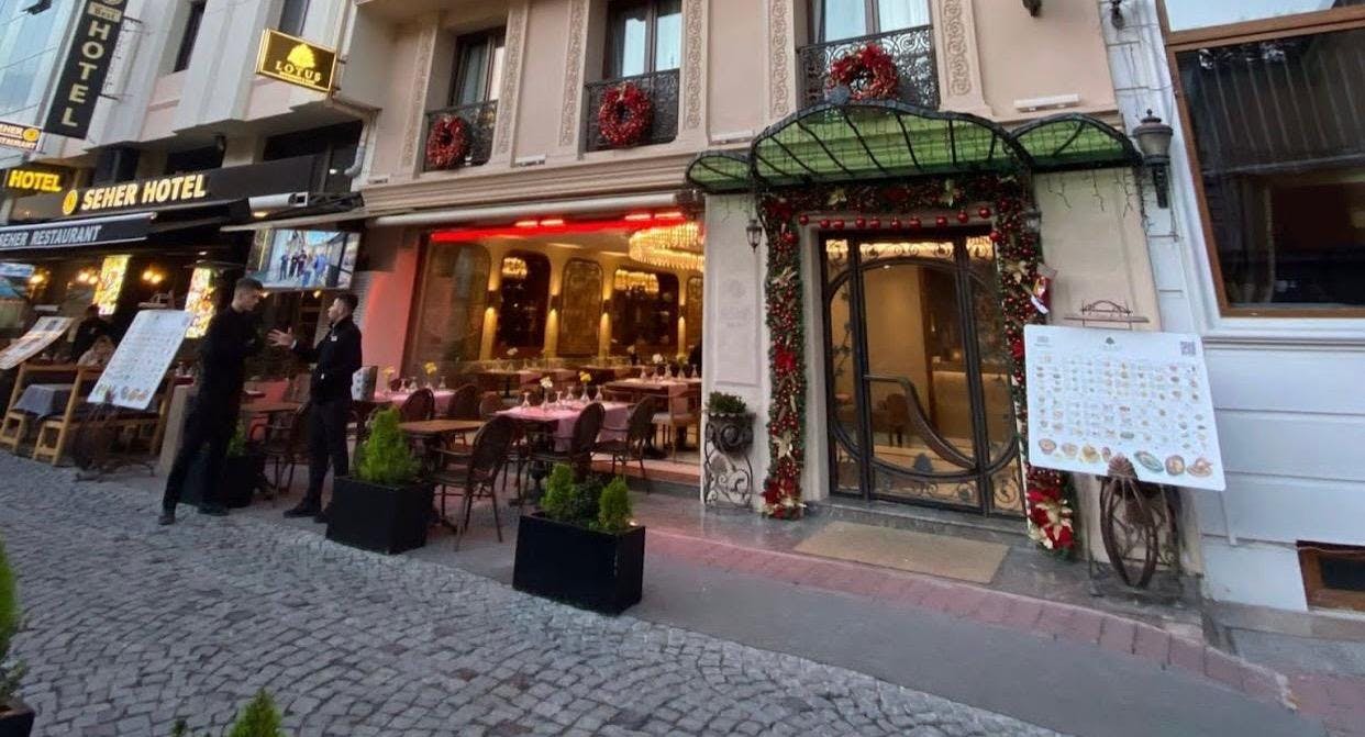 Fatih, İstanbul şehrindeki Lotus Restaurant & Cafe restoranının fotoğrafı