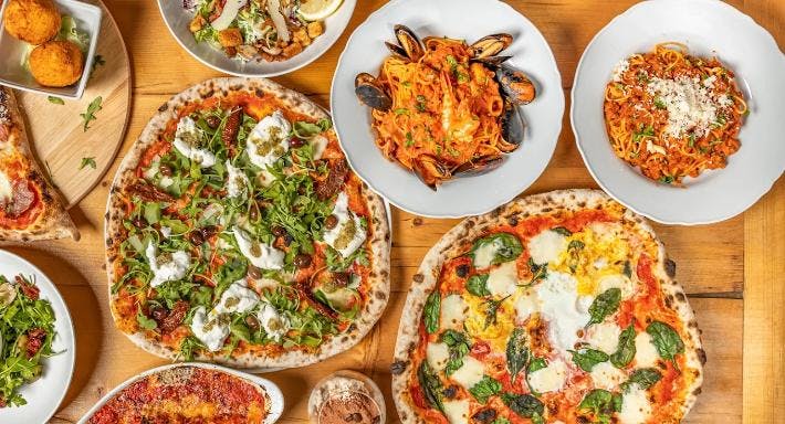 Restaurant Il Bacio Stokey - Church Street in Stoke Newington, London