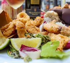 Restaurant O' Munaciello Ristorante-Pizzeria in Centro Storico, Naples