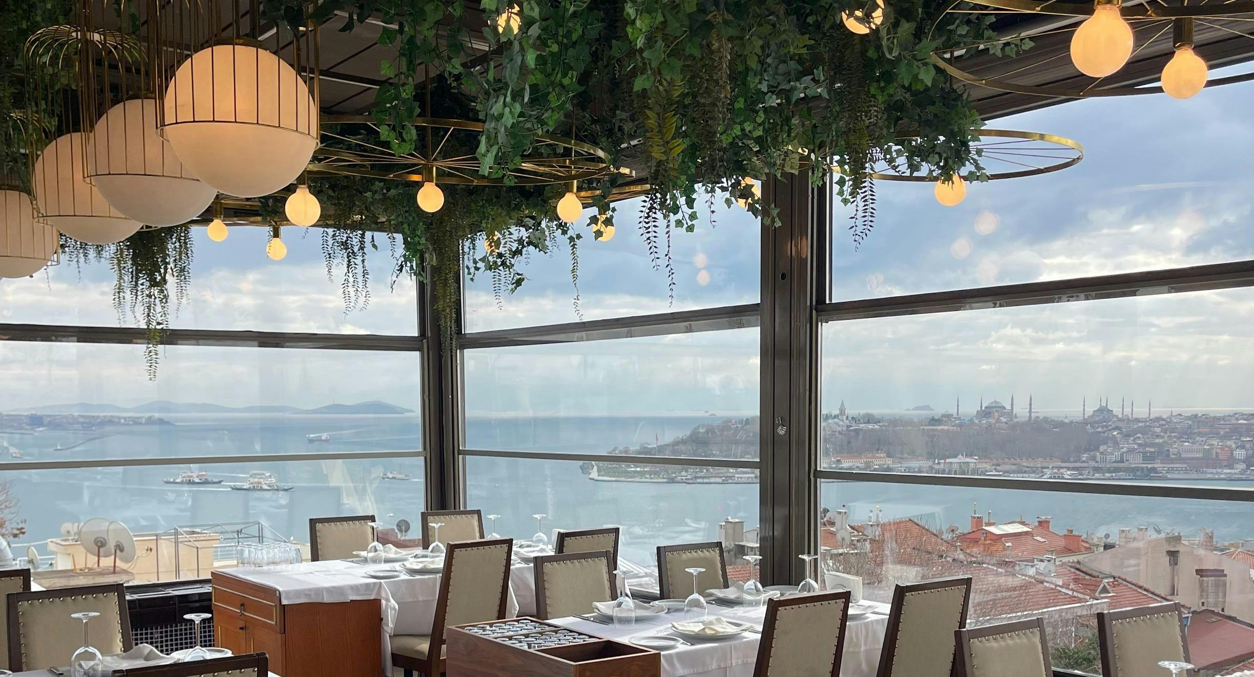 Beyoğlu, Istanbul şehrindeki Sur Balık Cihangir restoranının fotoğrafı