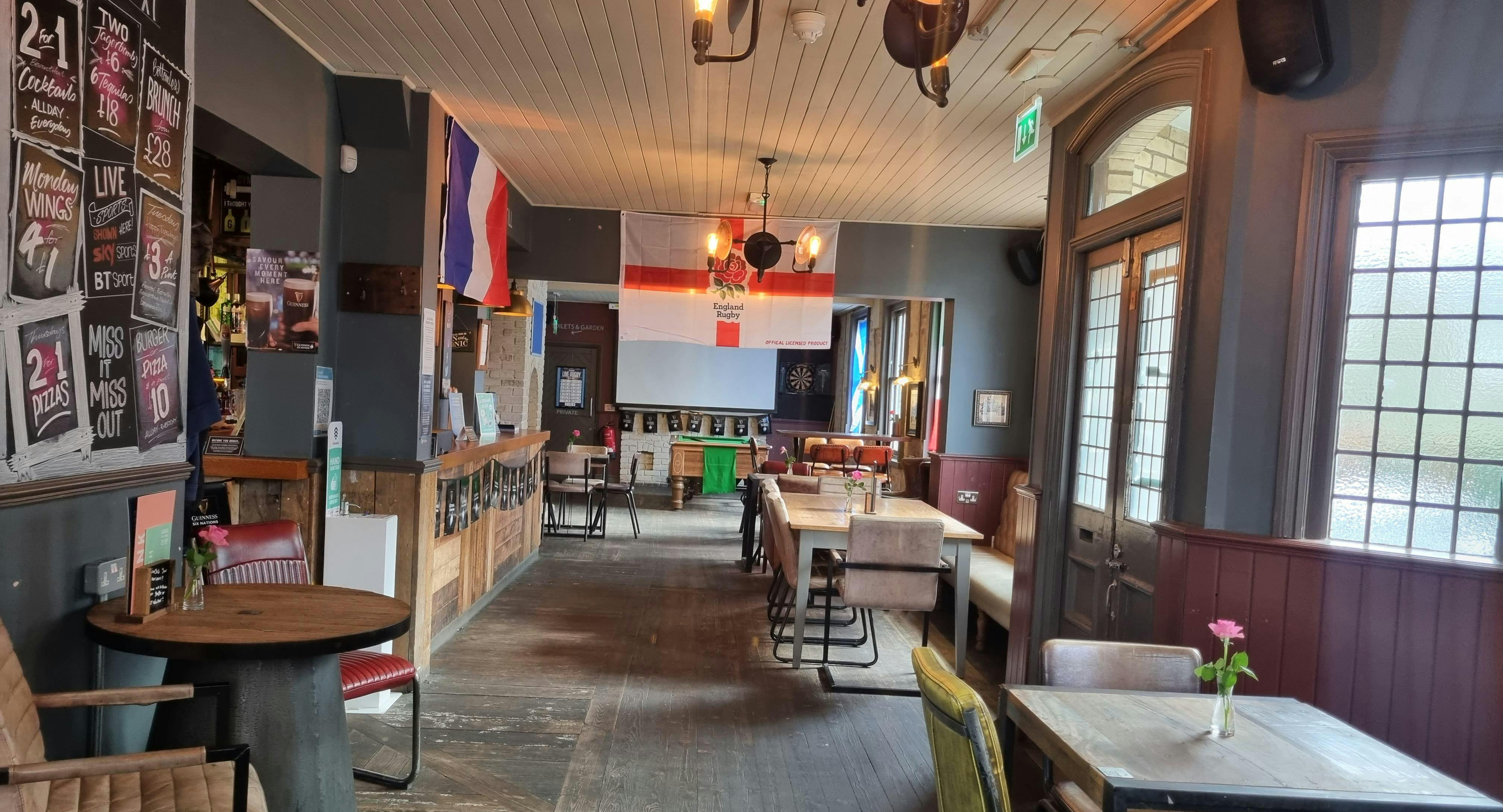 Photo of restaurant The Crown Caversham in Caversham, Reading