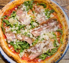 Restaurant Amici Miei Pizzeria Muswell Hill in ,