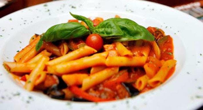 Image 1 of restaurant Amores Italian