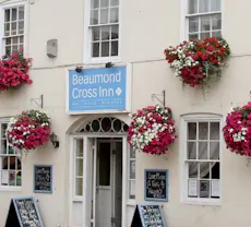 Restaurant Beaumond Cross Inn in Newark-on-Trent, Nottingham