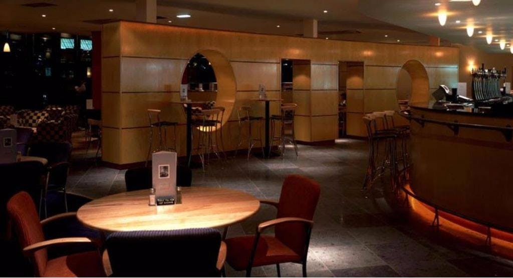 Photo of restaurant The Ritz Bar & Grill in Slateford, Edinburgh