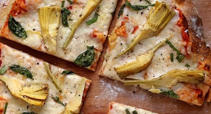 Restaurant Sublime Pizzeria & Bar in Manor House, London