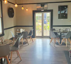 Restaurant The Collins Cafe & Bar in Greenhithe, Auckland