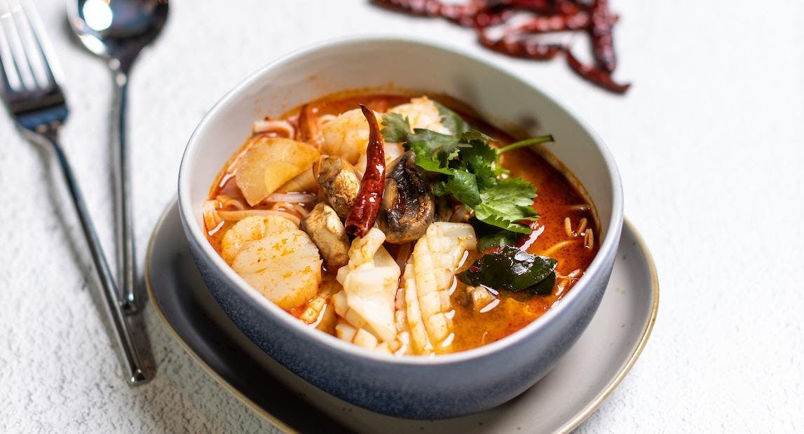 Restaurant Ros Niyom Thai Restaurant and Bar in Kirrawee, Sydney