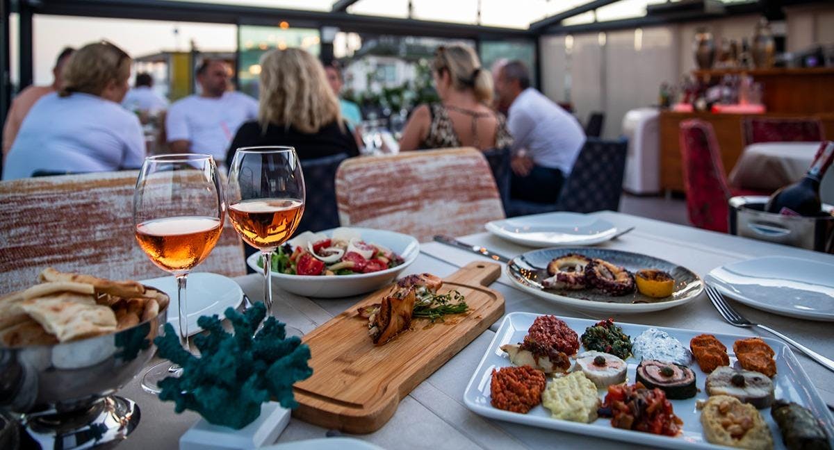 Sultanahmet, İstanbul şehrindeki Tria Terrace Restaurant restoranının fotoğrafı - Photo 3