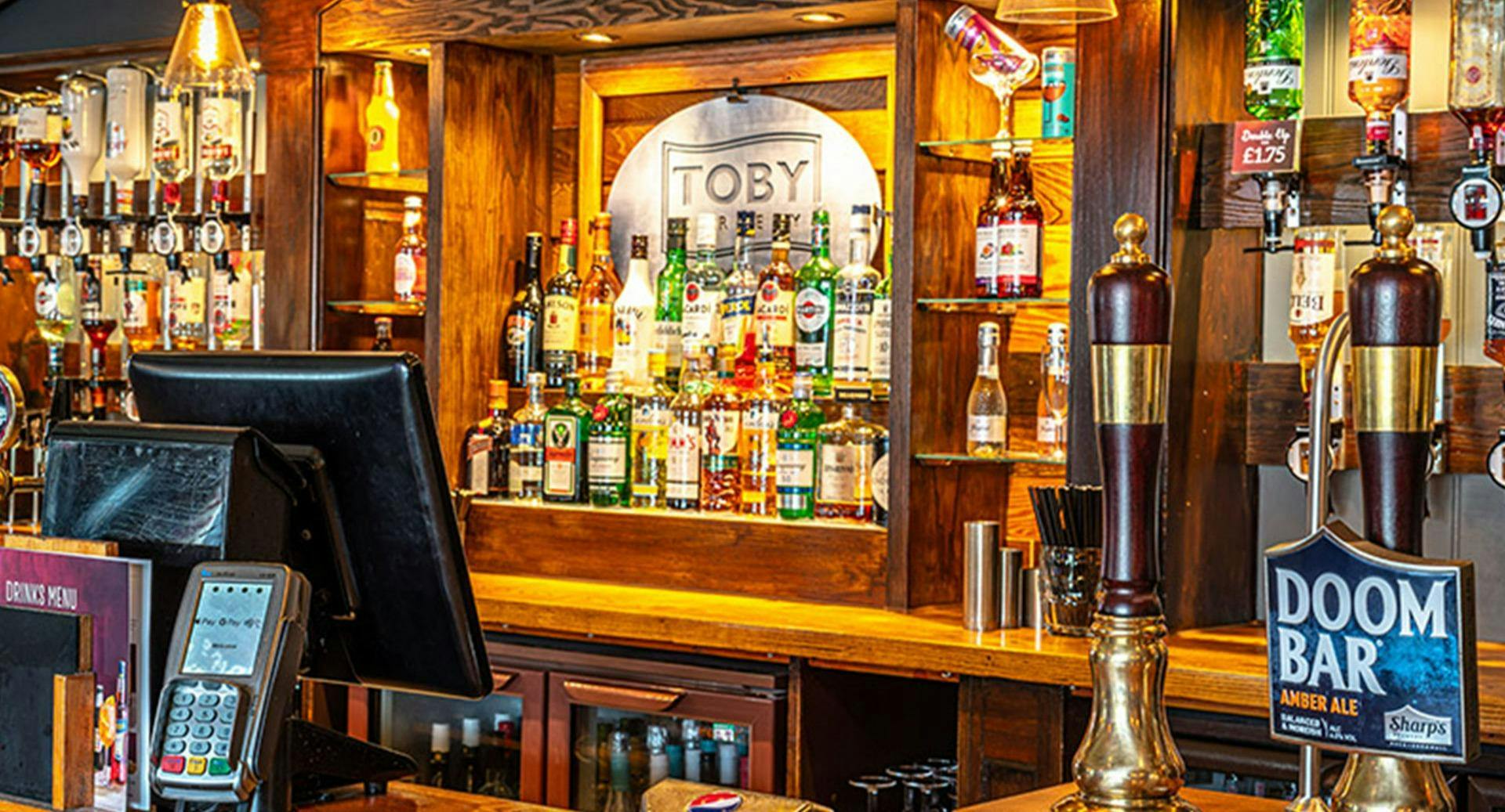 Photo of restaurant Toby Carvery Oaklands in Edgware, London - Photo 2