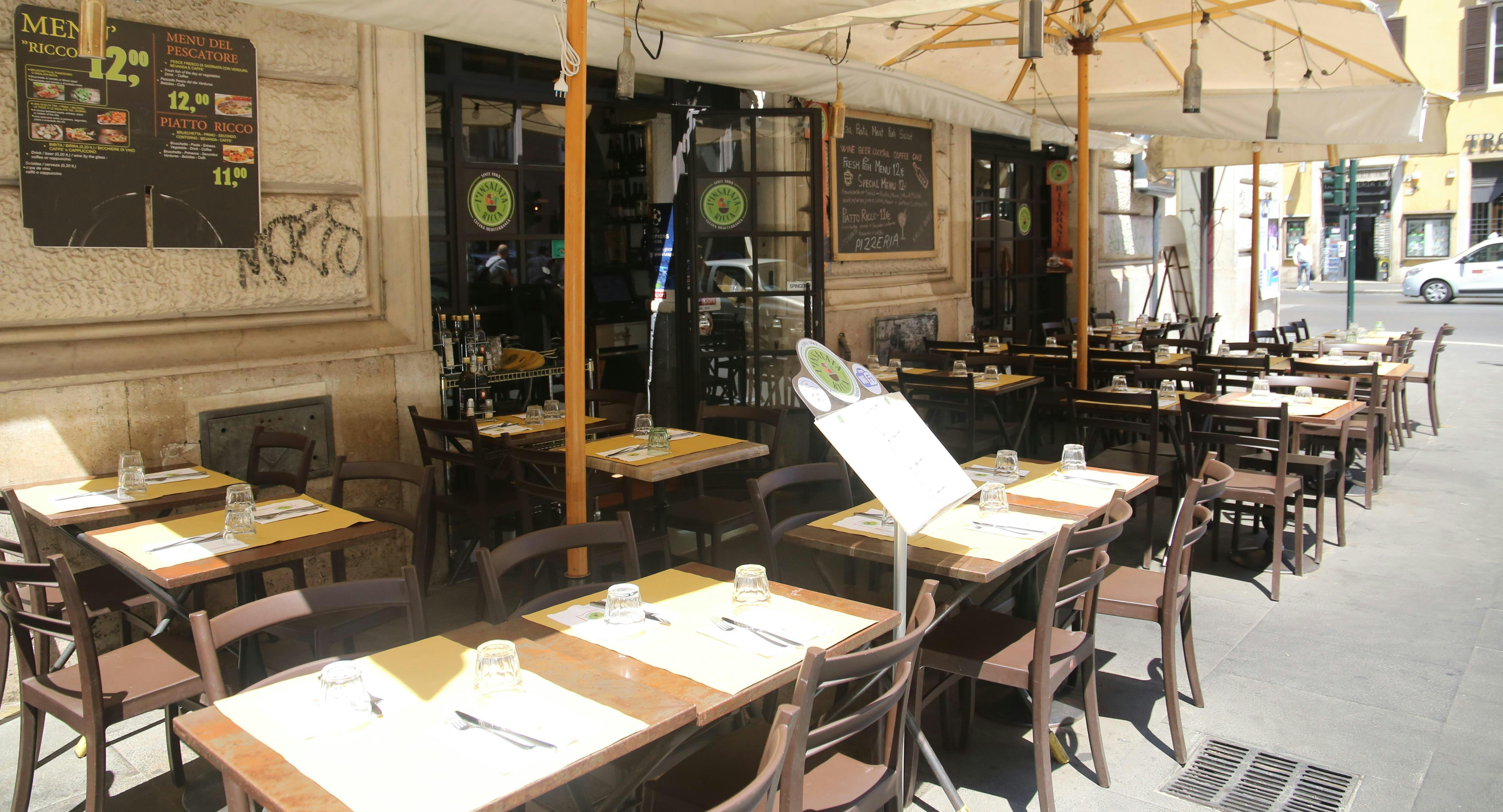 Photo of restaurant L'Insalata Ricca - Largo dei Chiavari in Campo de' Fiori, Rome