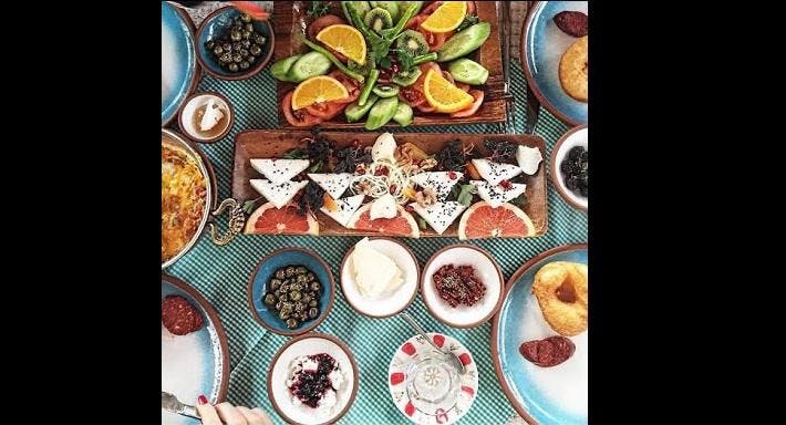 Nişantaşı, Istanbul şehrindeki Çeşme Bazlama Kahvaltı Nişantaşı restoranının fotoğrafı