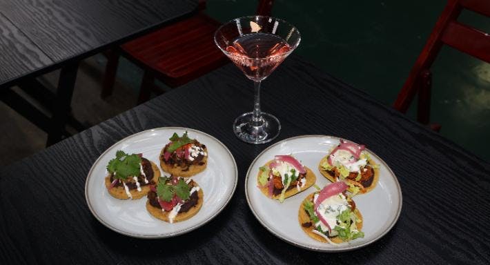 Photo of restaurant Three Compadres Tacos & Grill in Tooting Broadway, London