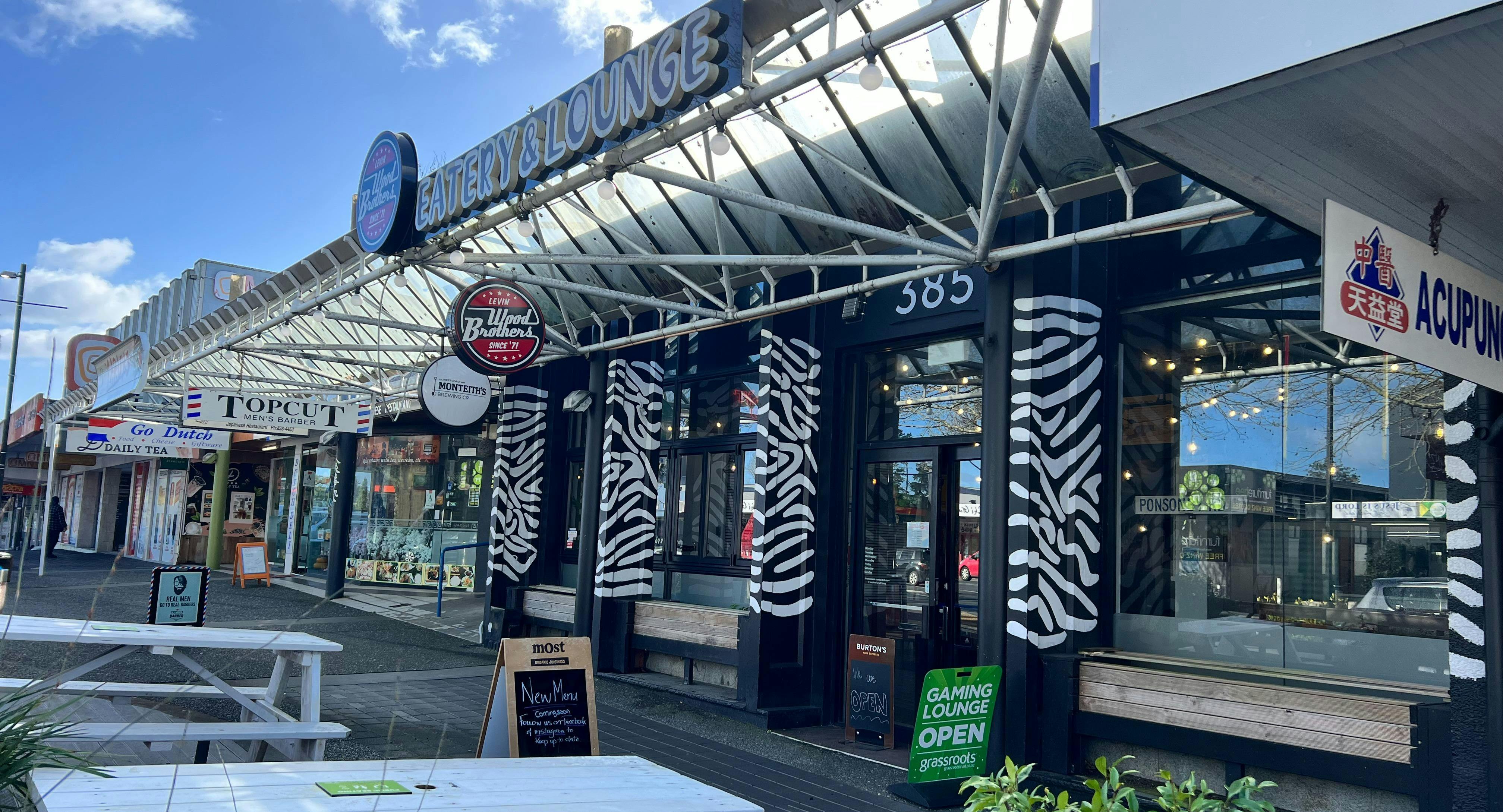 Restaurant Wood Brothers in Henderson, Auckland