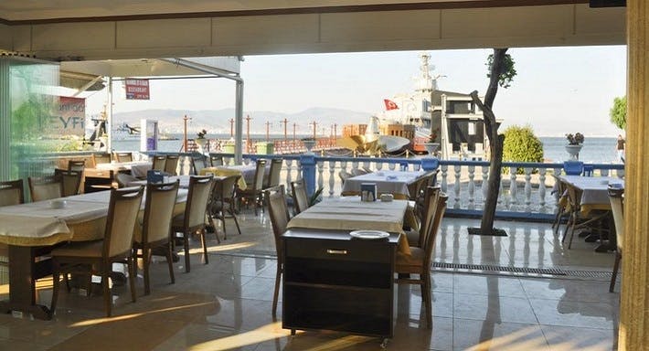 İnciraltı, İzmir şehrindeki İnciraltı Ali'nin Yeri Körfez Restaurant restoranının fotoğrafı