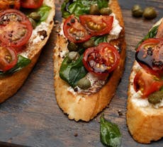 Restaurant Momenti Di Vini Salumeria & Enoteca in Pankow, Berlin