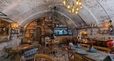 Fatih, İstanbul şehrindeki Arch Bistro restoranı