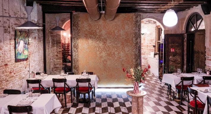 Restaurant Regina Sconta in City Centre, Venice