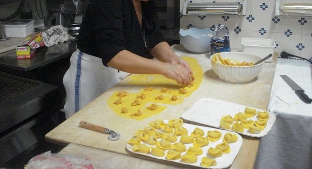 Tortellini fatti in casa della trattoria La Traviata di Bologna - Fonte: Quandoo
