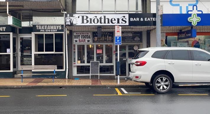 Restaurant Brothers bar and eatery in Mairangi Bay, Auckland