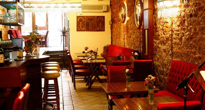 Beyoğlu, İstanbul şehrindeki Peripetie Bistro restoranının fotoğrafı