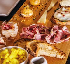 Restaurant Altogrado Vineria - Paisiello in Vomero, Naples