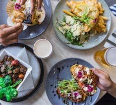 Restaurant Carrington's Bar and Grill in Hamilton Hill, Perth