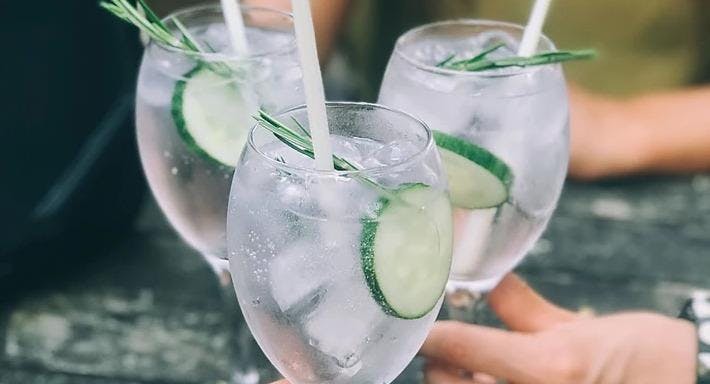 Photo of restaurant L'Azzurra Pizzeria Ristorante in Poplar, London - Photo 9