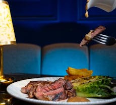 Restaurant The Luxe Restaurant & Bar in ,