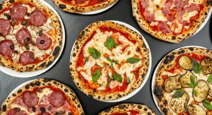 Restaurant Pizzalola in Cumberland Park, Adelaide