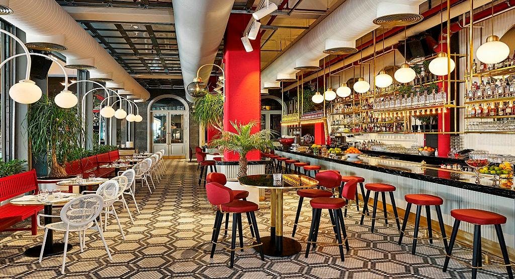 Levent, Istanbul şehrindeki Escale restoranının fotoğrafı